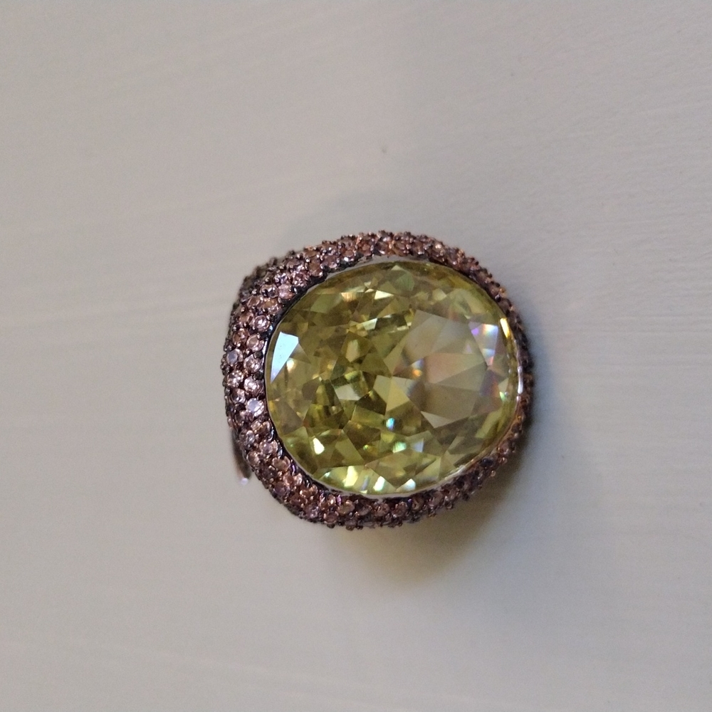 Lime green cocktail ring - Picture 6 of 10